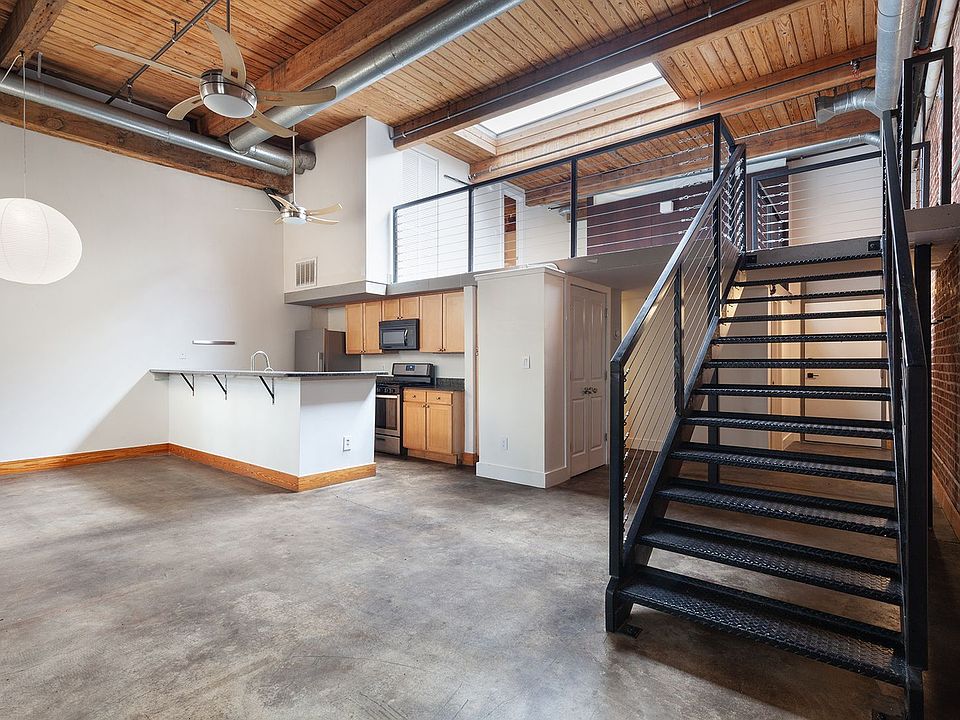 1st image of 644 Wells St SW Unit 9