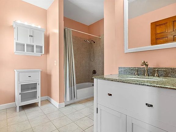 4th image of 118 Elm St #2