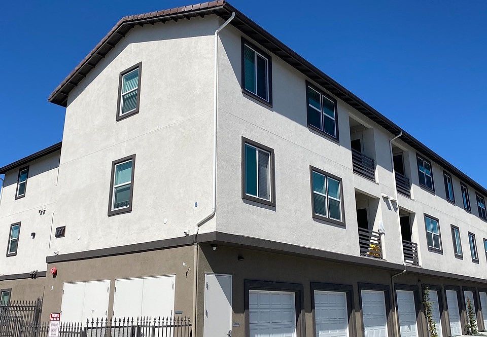 1st image of 127-305 50th St