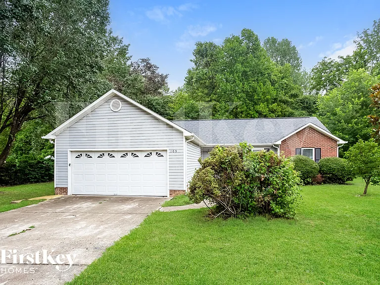 109 W Bank Dr — Photo 2