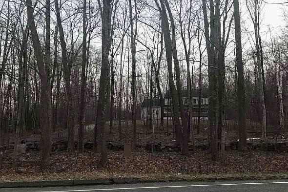 2nd image of 373 Squaw Hollow Rd