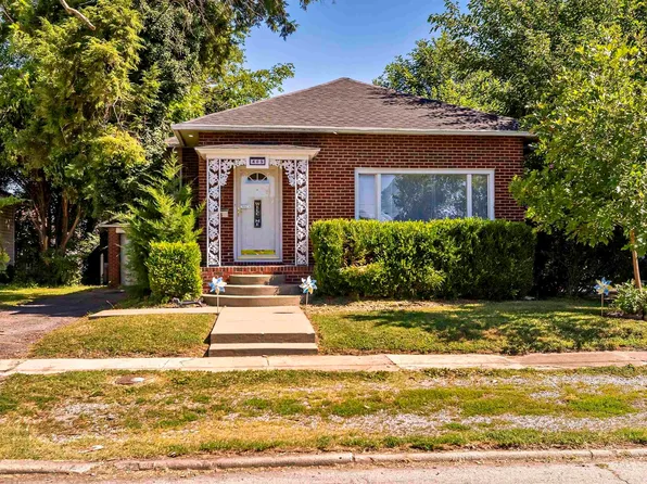 405 E Poplar St, West Frankfort, IL 62896