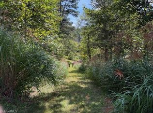 33 Ashe View Dr, Millers Creek, NC 28651