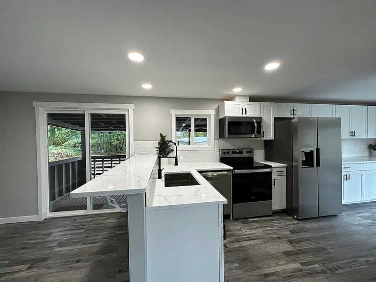 3113 Harold Dr SE — Photo 1
