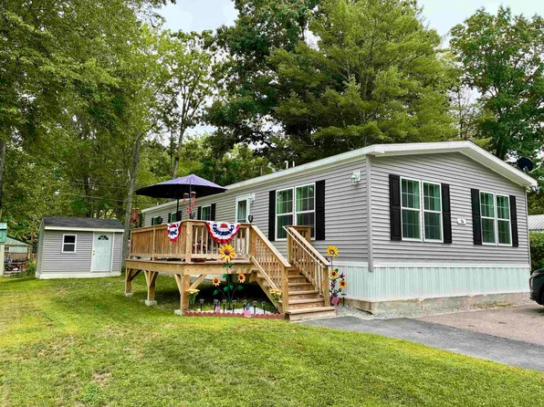 14 Flamingo Drive, Concord, NH 03033