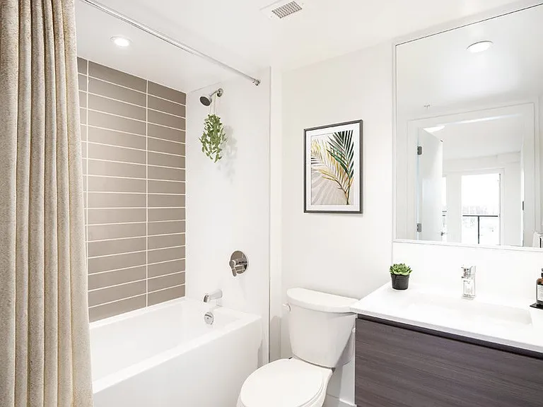 388 Kaslo St — Photo 11