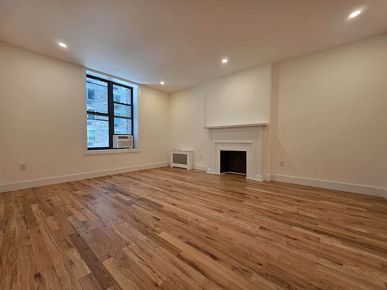 265 W 81st St #3Y — Photo 1