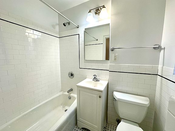 5th image of 850 Amsterdam Ave APT 16D