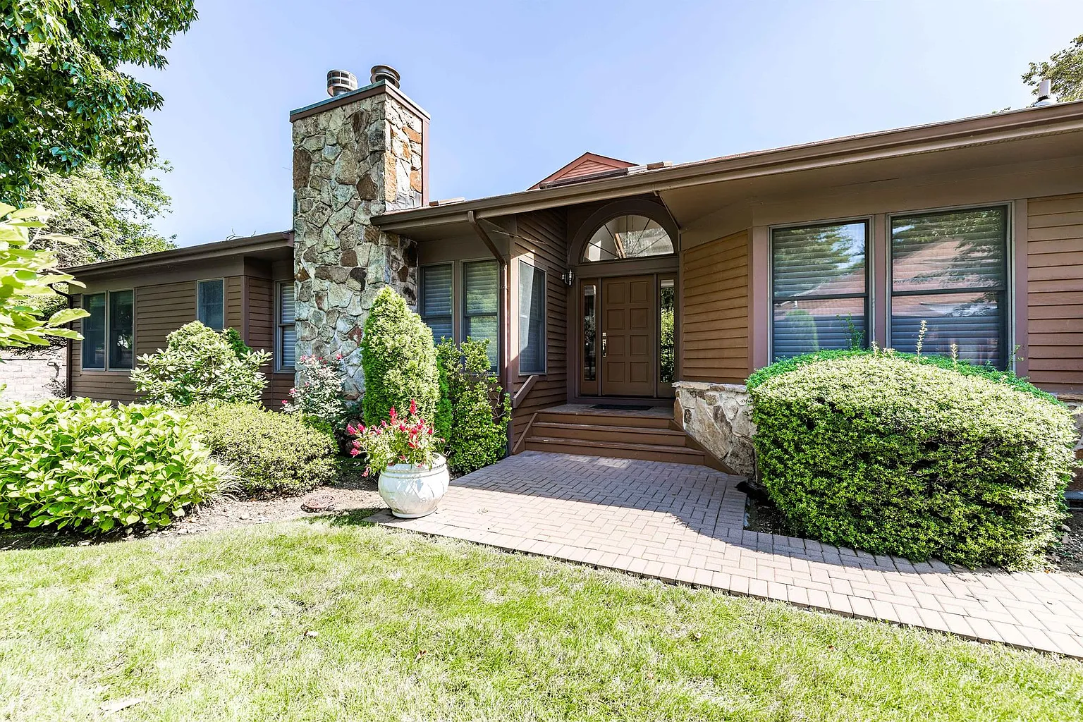 32 Hunt Ct photo 1