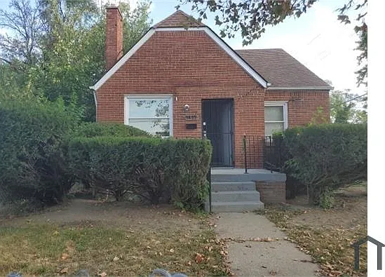 3839 Doris St