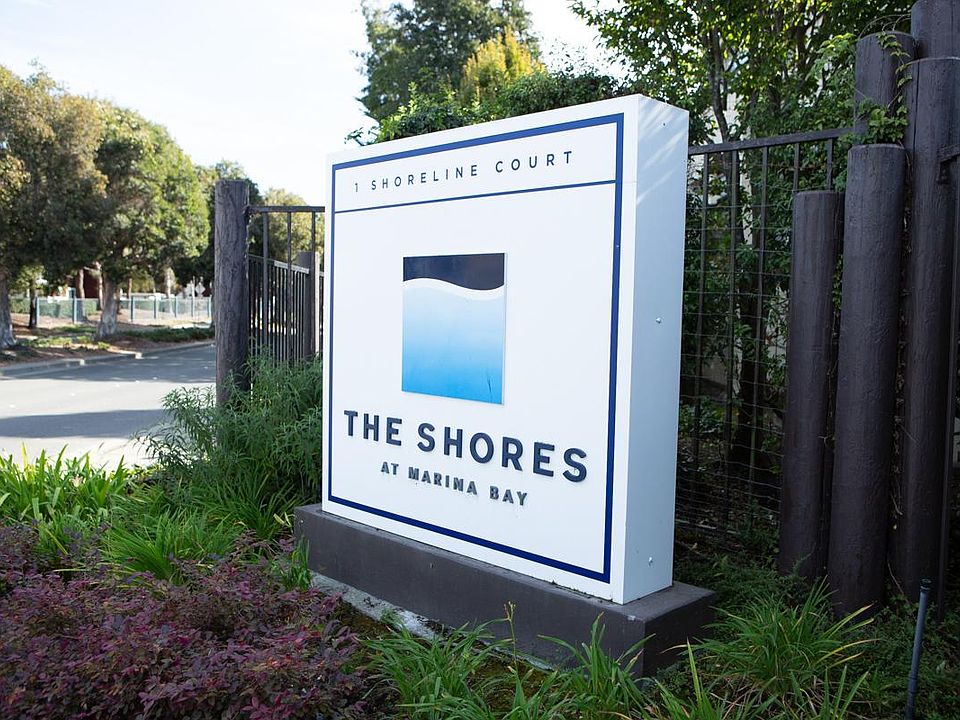 1st image of 202 Shoreline Ct