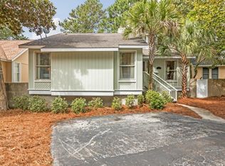 17 Lake Village Ln, Isle Of Palms, SC 29451