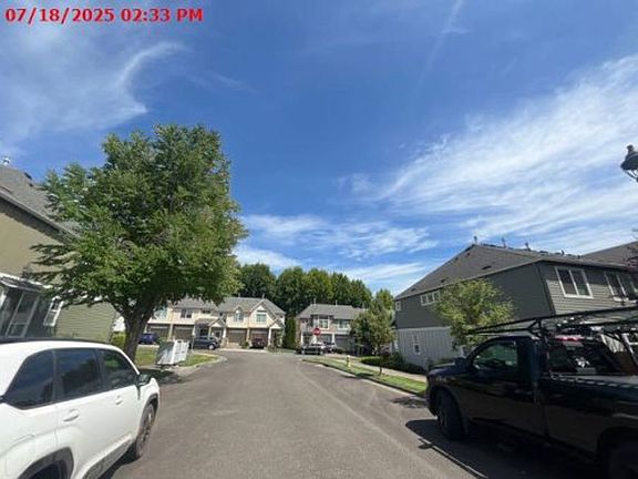 Exterior Neighborhood (street photo)