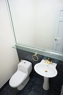 Rented by REGII | media 75