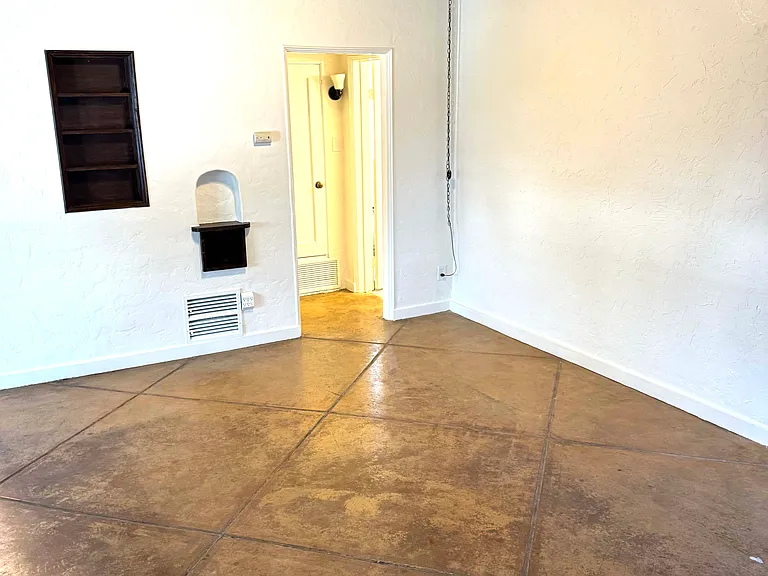 132 N Santa Rita Ave — Photo 4
