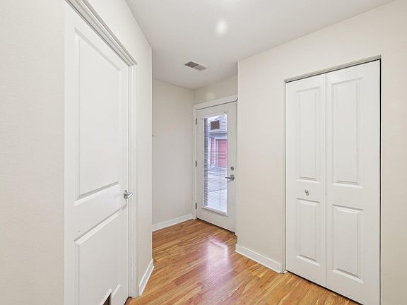 5th image of 125 E Railroad St #102