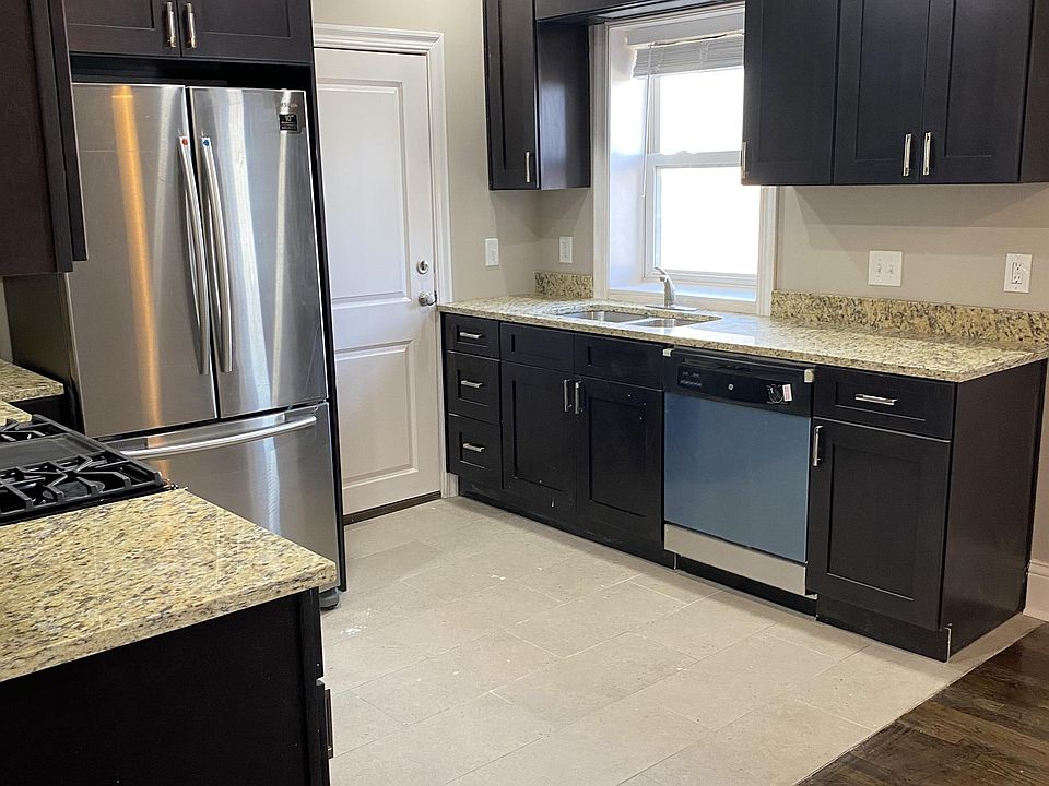 1st image of 3847 Wyandotte St APT 6