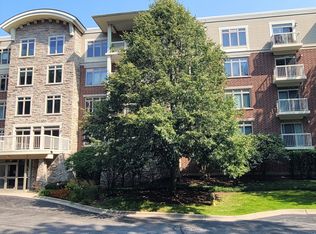 425 Benjamin Dr APT 409, Vernon Hills, IL