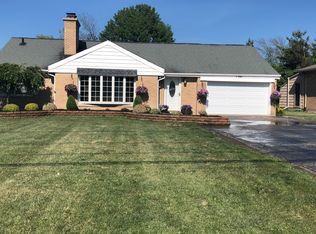 5985 Fairway Ct, Lake View, NY 14085