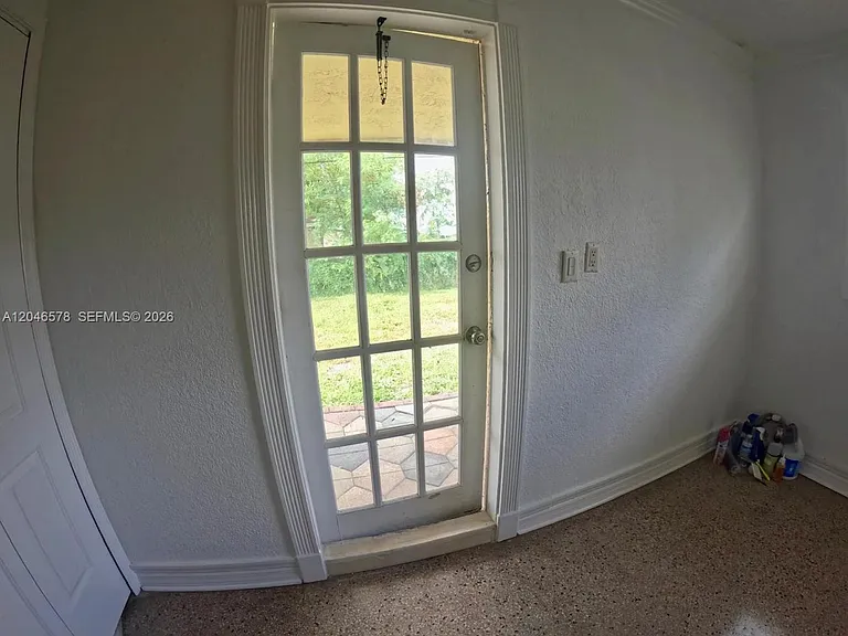 5720 SW 38th Ct — Photo 11