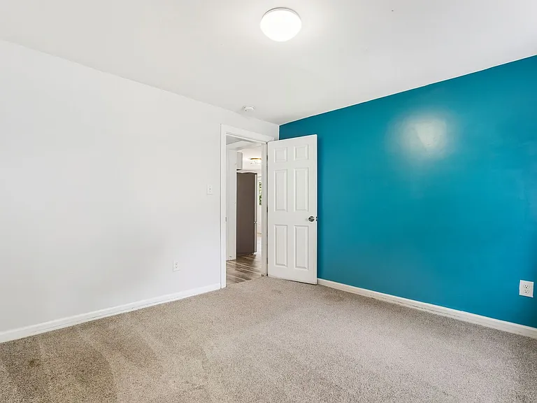 608 Lakeshore Dr — Photo 10