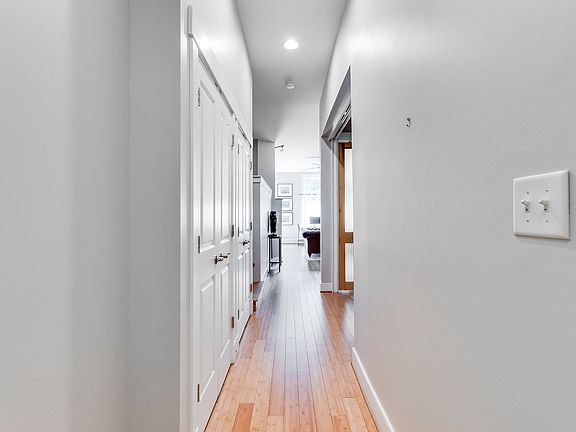 5th image of 9 N 25th St APT 14