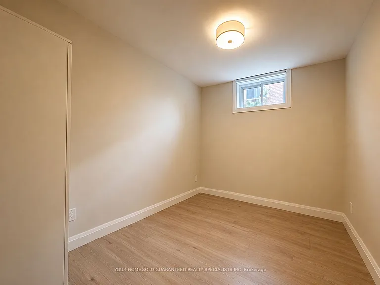 15 B Aurora Heights Dr — Photo 5