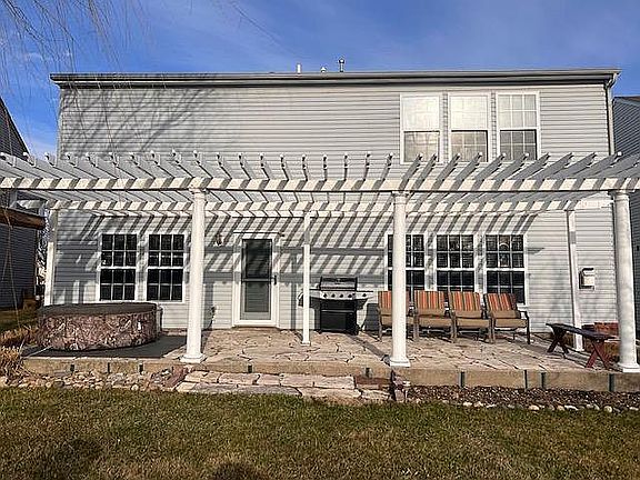 14' - 41' vinyl pergola  