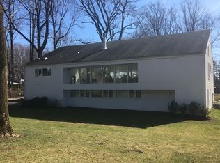 715 John Barry Dr, Bryn Mawr, PA 19010