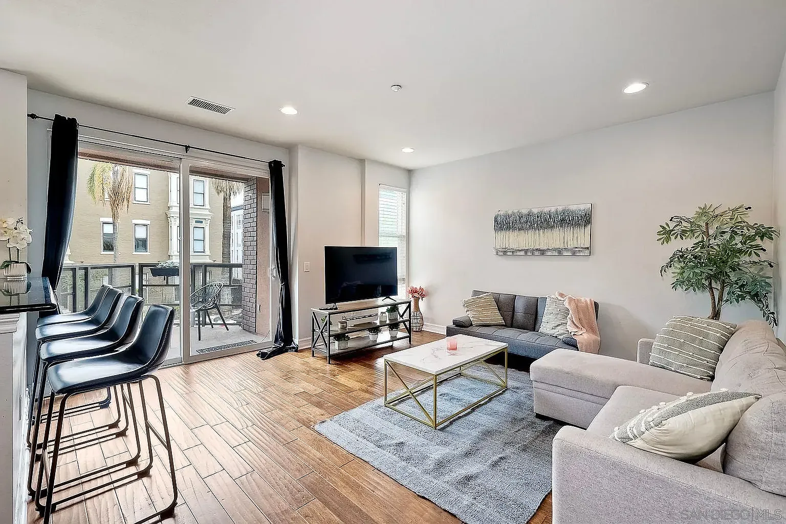 Fully Furnished Corner Condo in the Heart of East Village — Photo 4