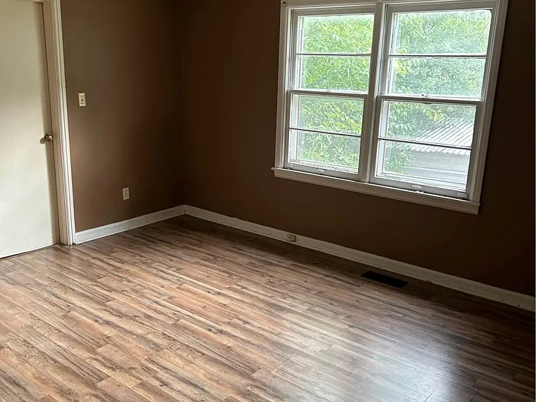 2303 Rasberry St — Photo 4