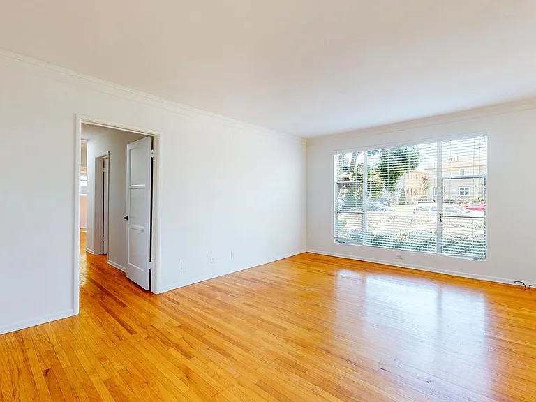 3186-92 Barrington Ave #3192-A — Photo 6
