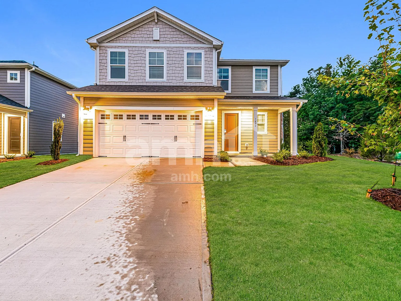 4 bed, 2.5 bath, 1784 sqft, $2,570 — Photo 1