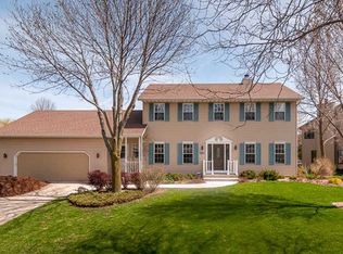 1745 Dickson Dr, Sun Prairie, WI 53590