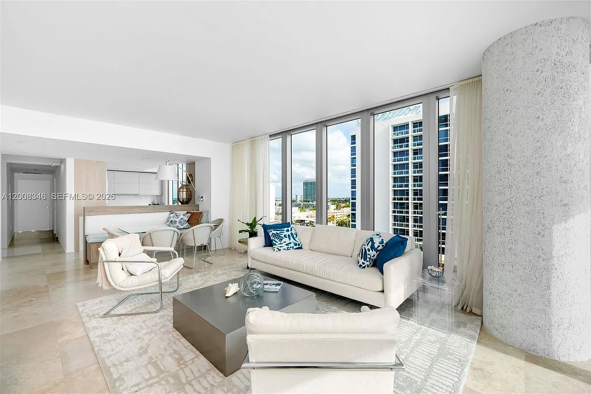 Building Photo - 6799 Collins Ave #902