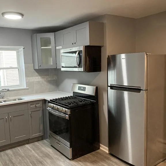 808 E 89th Pl #1 — Photo 5