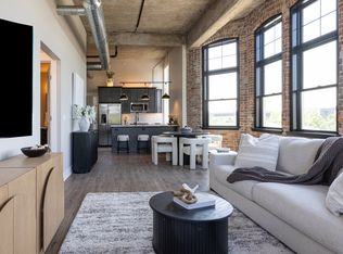 100 Buckley Rd #A202, Liverpool, NY 13088