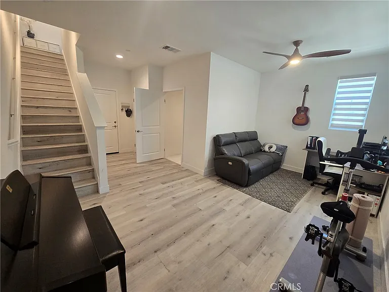 158 Gwen Ln — Photo 2
