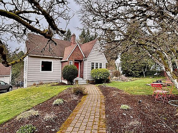 2nd image of 2830 SW Taylors Ferry Rd