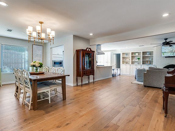 5th image of 3021 Timberview Rd