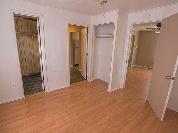 5th image of 632 Lakeview Dr