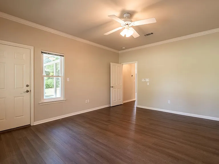 1411 Lakeway Dr — Photo 14