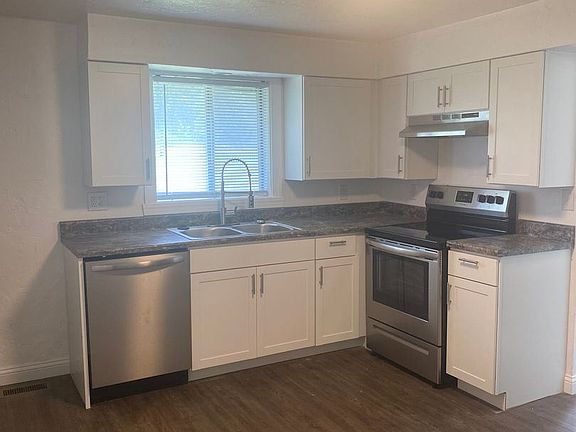 5th image of 1406 Broadway St