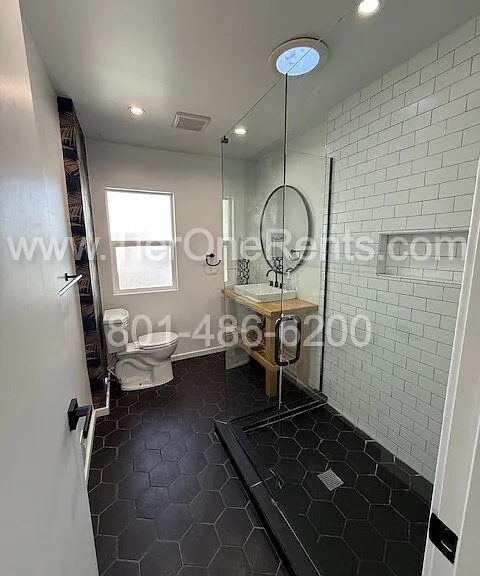 556 S Navajo St — Photo 14