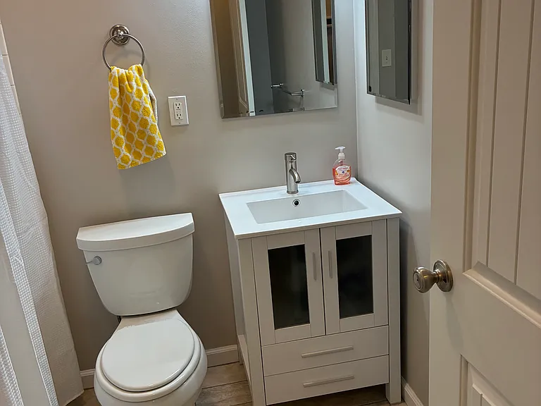 2405 Vinedale Ave — Photo 14