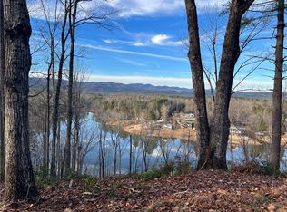 335 S Shore Dr, Tamassee, SC 29686