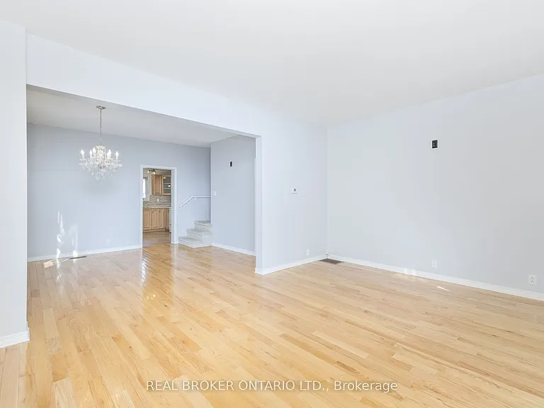 35 Victoria St — Photo 13