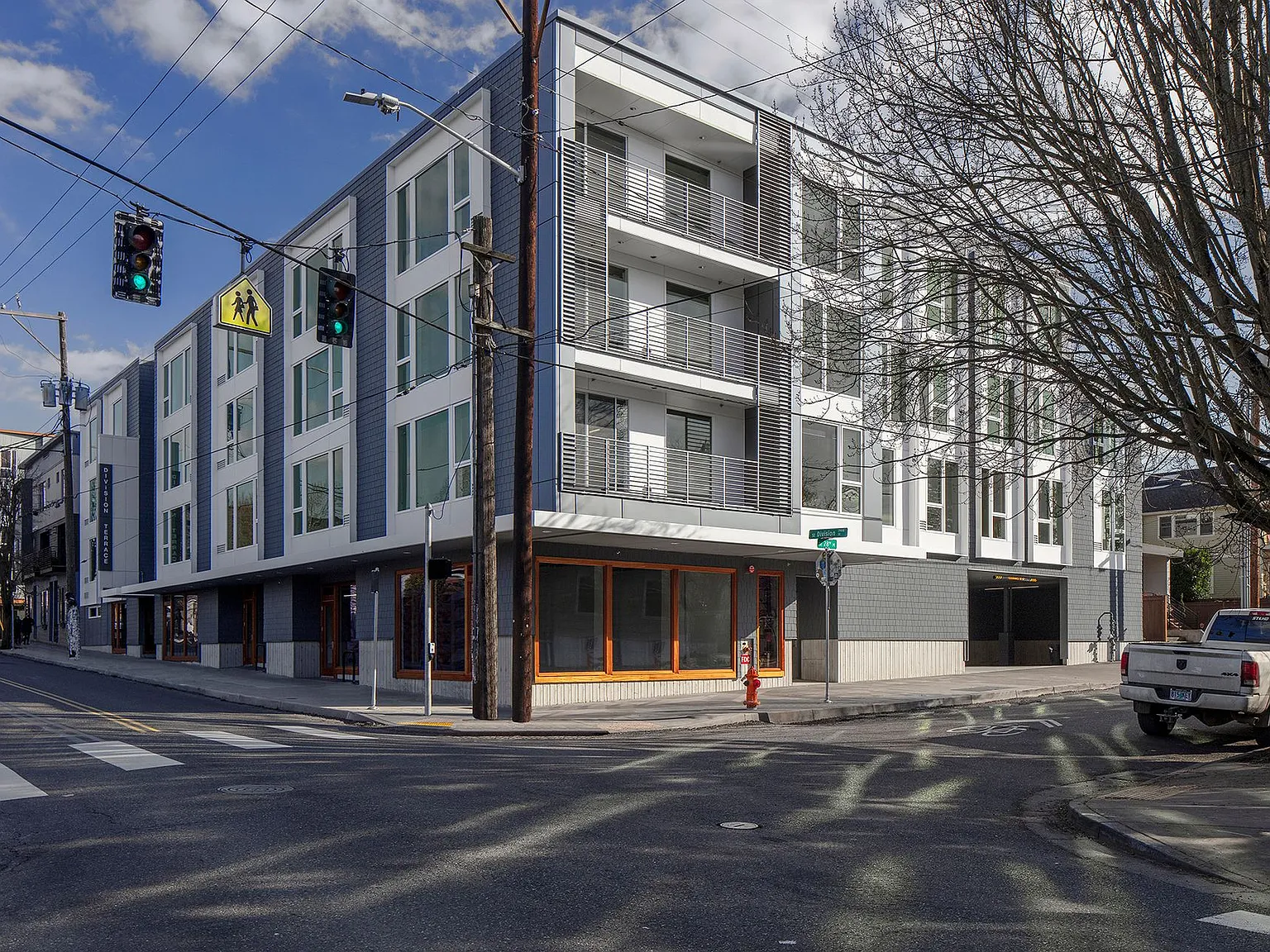 Division Terrace Apartments — Photo 3