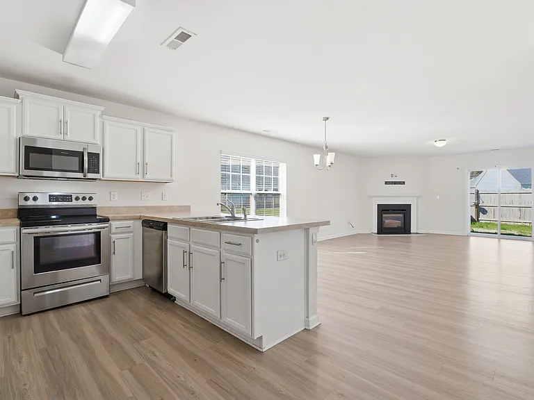3916 Sabre Ln NW — Photo 23