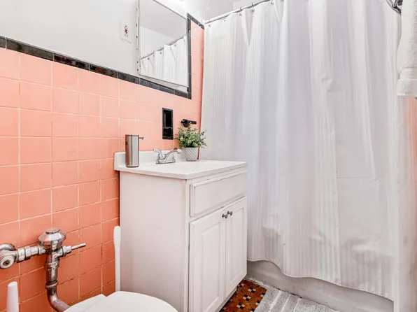 30-83 Crescent Street image 11 of 17